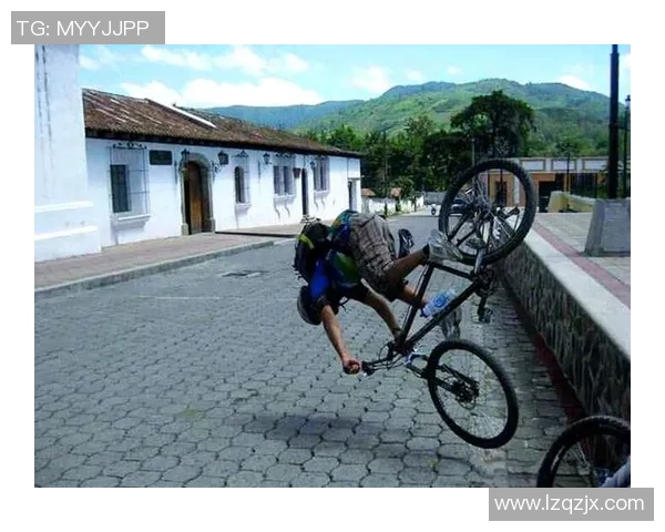 足球连续单车技巧解析助你提升球技与场上表现的秘诀分享